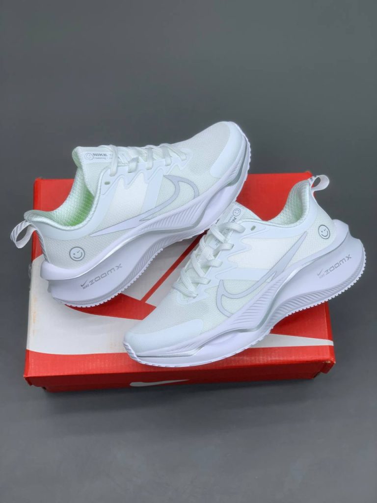 کتونی نایک (white) zoom x smile