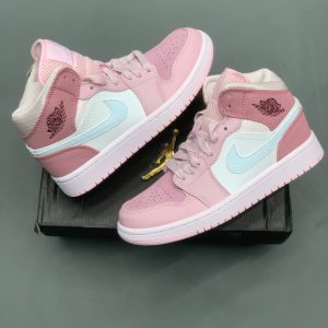 کتونی نایک jordan retro 1 mid digital pink