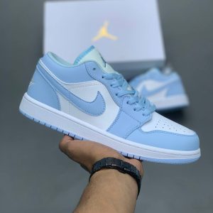 کتونی نایک jordan 1 low ice blue