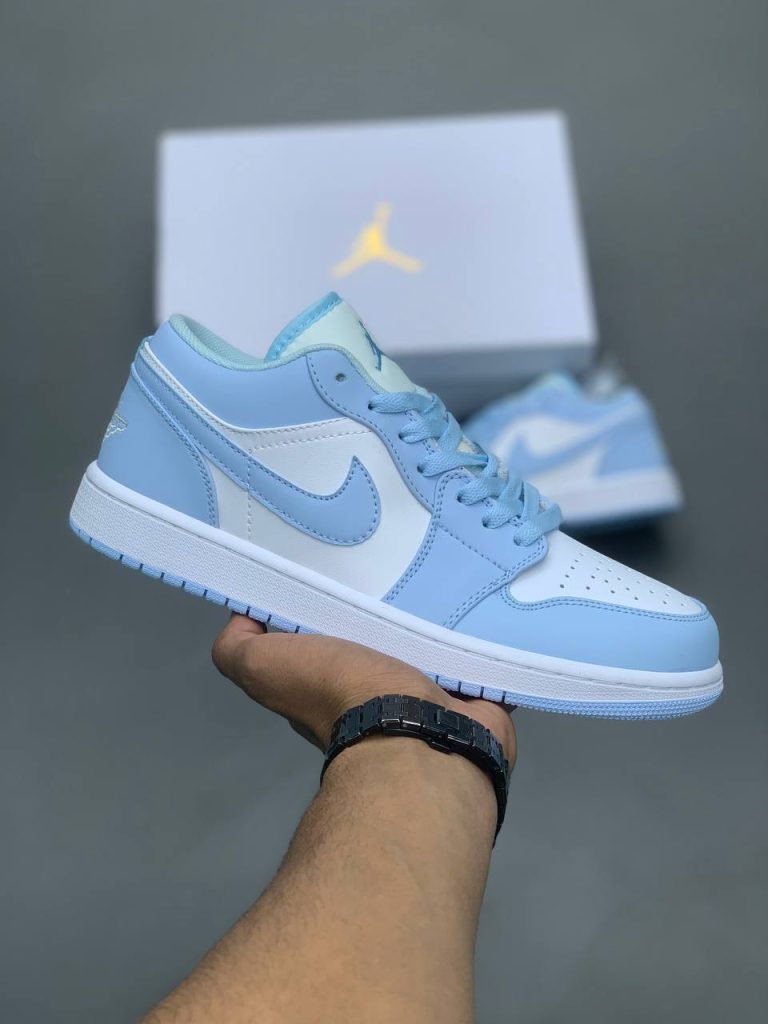کتونی نایک jordan 1 low ice blue