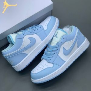 کتونی نایک jordan 1 low ice blue