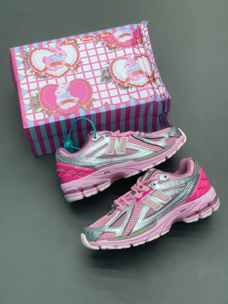 کتونی نیوبالانس rose chaussures 1906r