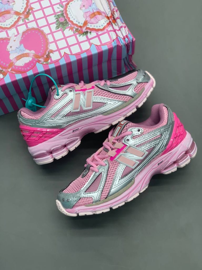 کتونی نیوبالانس rose chaussures 1906r