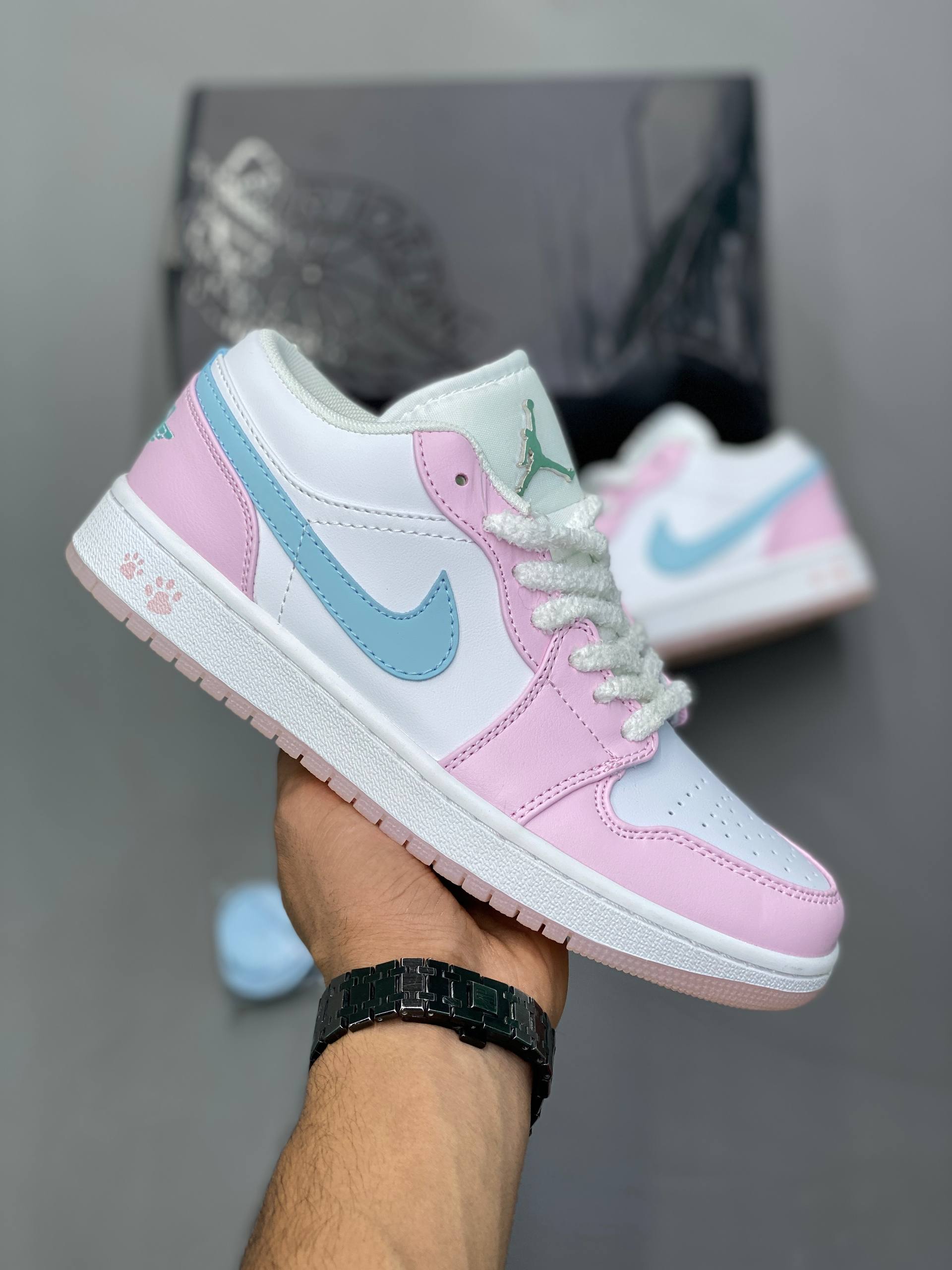 Nike Air Jordan 1 Low SE Paw Print Nike Air Jordan 1 Low SE Paw Print