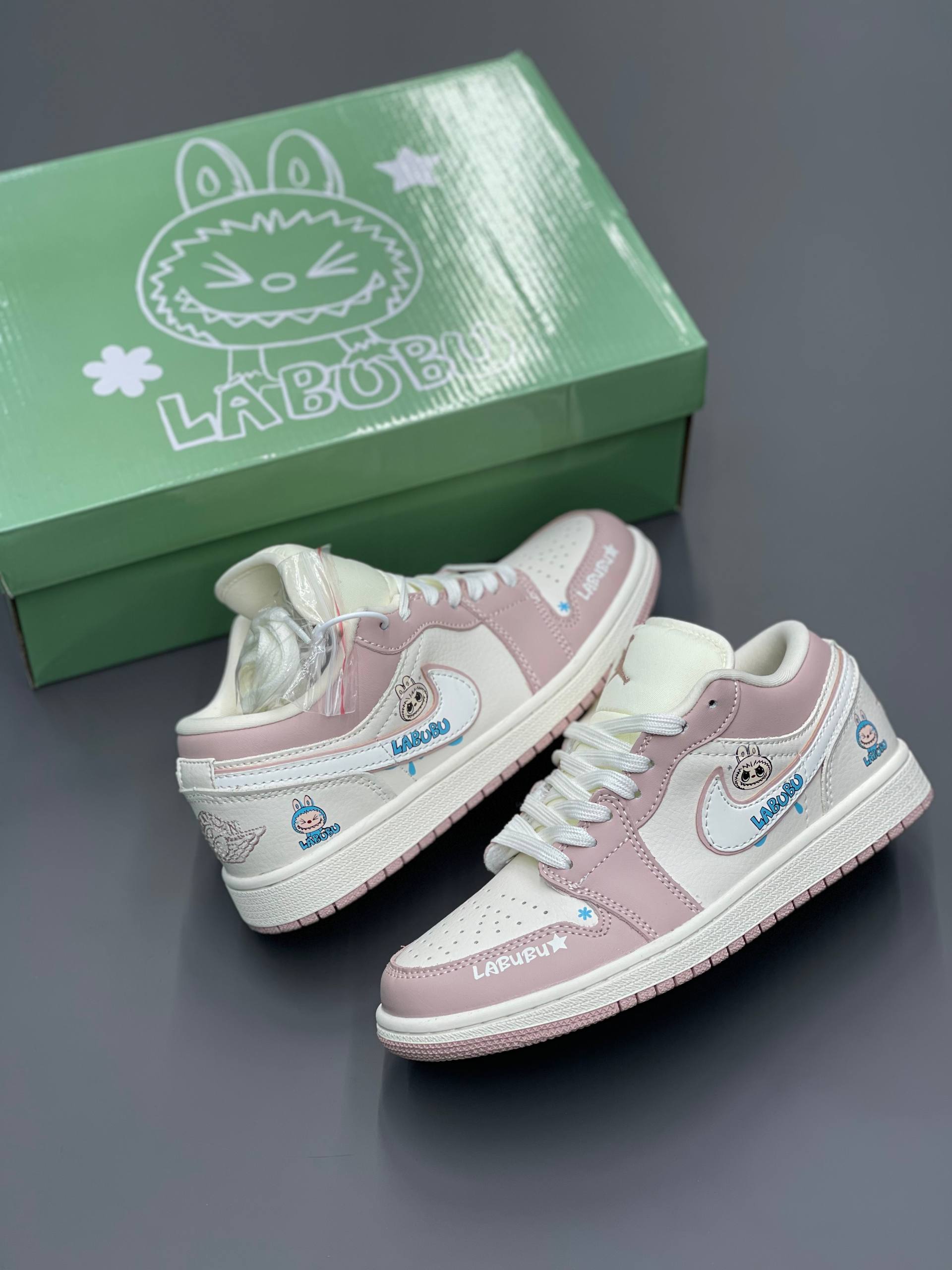 NIKE AIR JORDAN 1 LOW LABUBU NIKE AIR JORDAN 1 LOW LABUBU