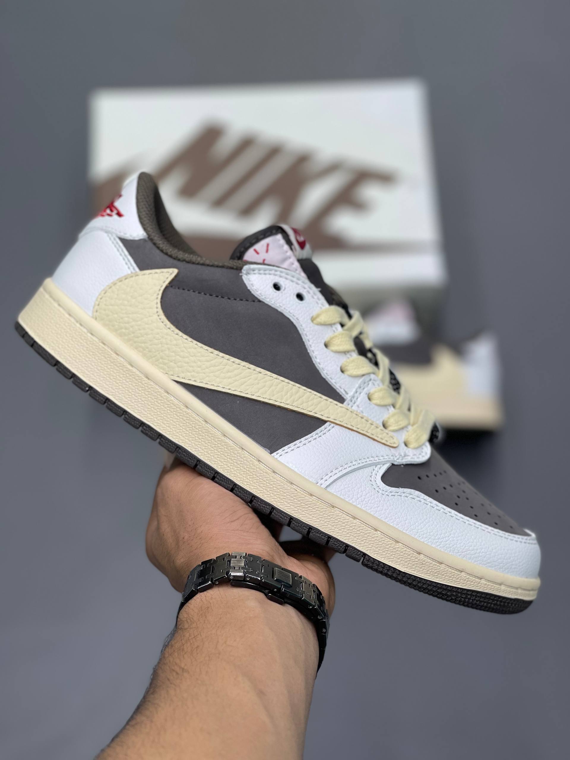 NIKE TRAVIS SCOTT X AIR JORDAN 1 LOW OG REVERSE MOCHA NIKE TRAVIS SCOTT X AIR JORDAN 1 LOW OG REVERSE MOCHA
