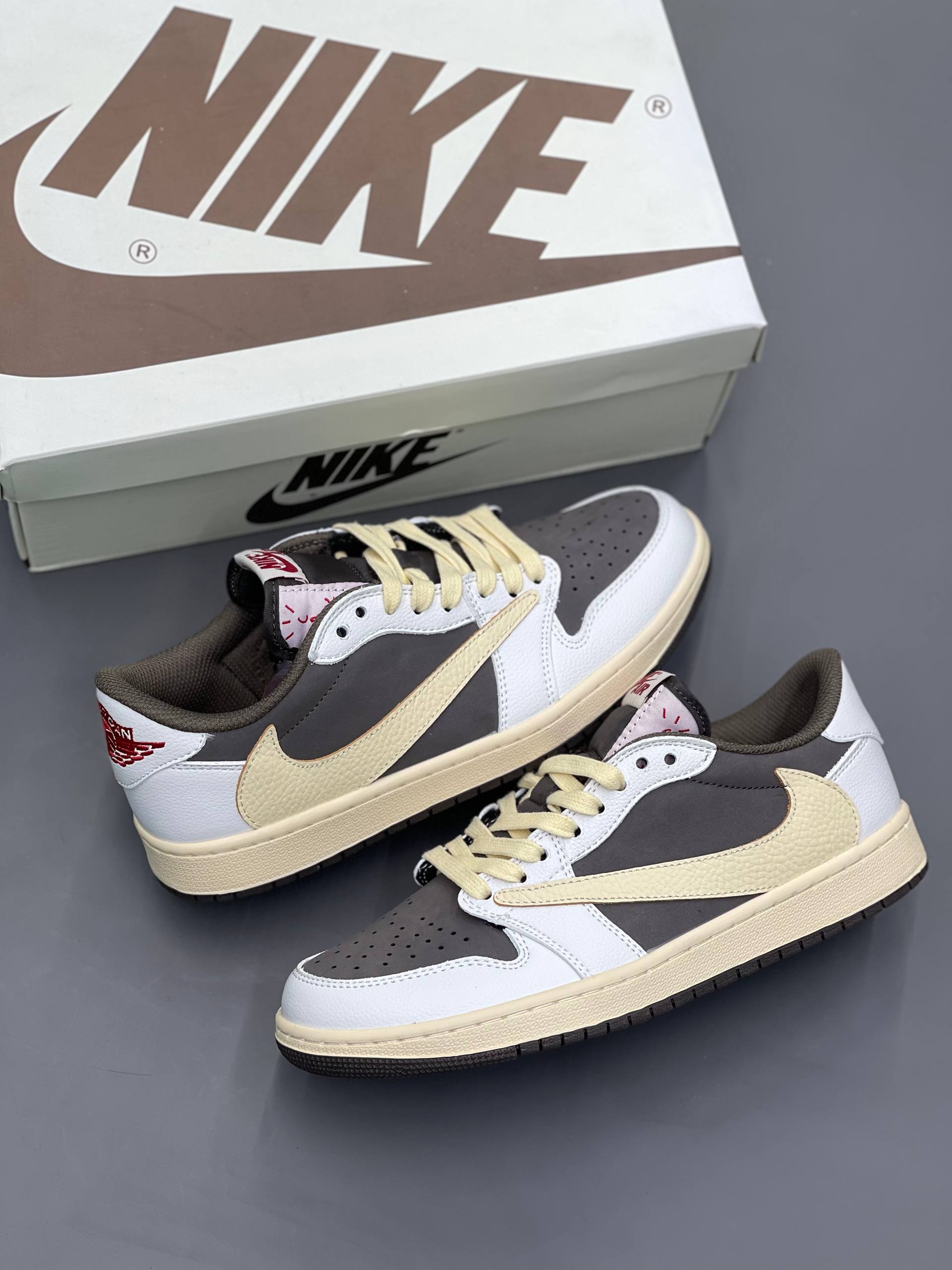 NIKE TRAVIS SCOTT X AIR JORDAN 1 LOW OG REVERSE MOCHA NIKE TRAVIS SCOTT X AIR JORDAN 1 LOW OG REVERSE MOCHA