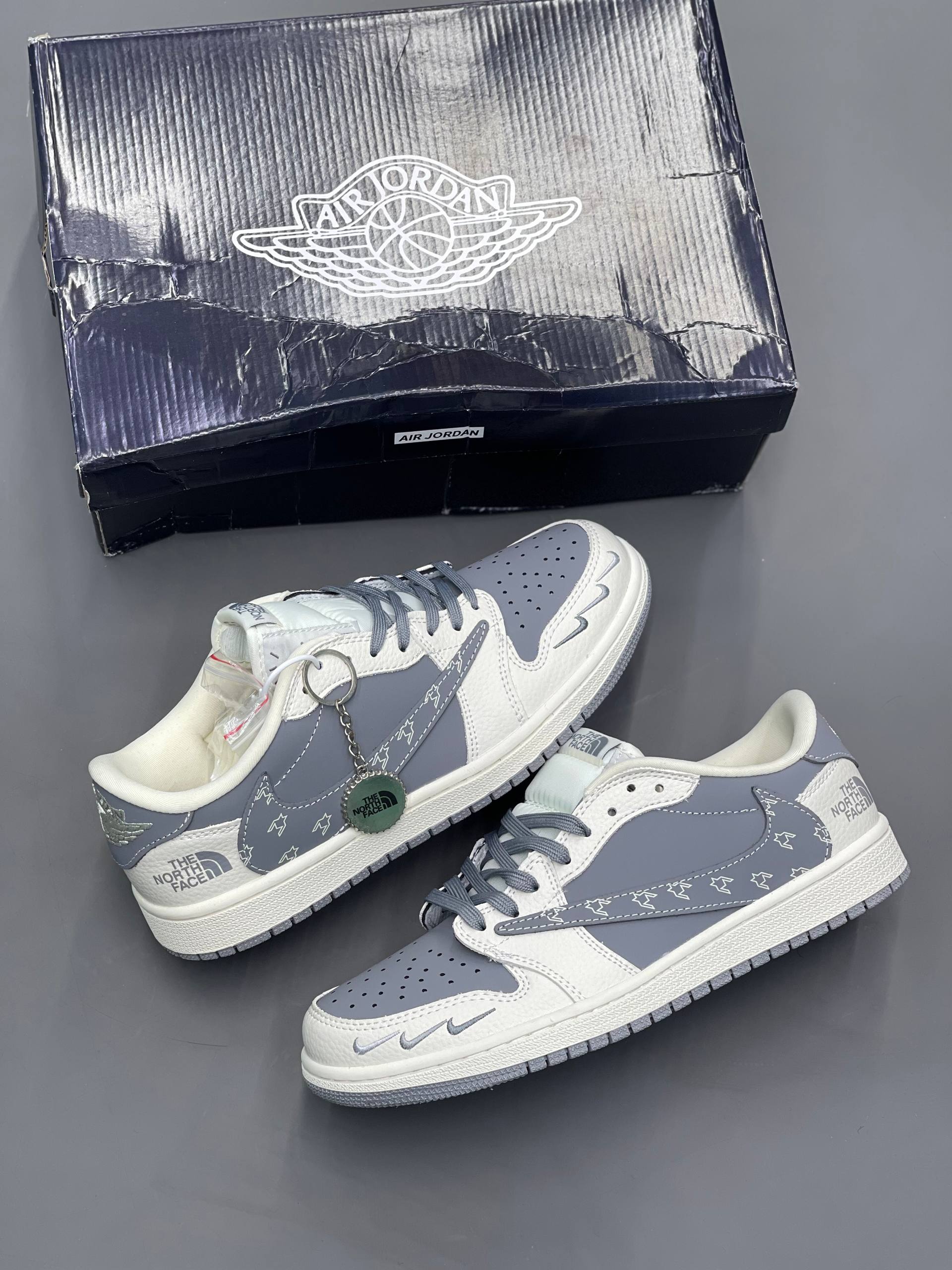 NIKE TRAVIS SCOTT X FRAGMENT DESIGN X AIR JORDAN 1 LOW OG SP LV GREY BLACK NIKE TRAVIS SCOTT X FRAGMENT DESIGN X AIR JORDAN 1 LOW OG SP LV GREY BLACK