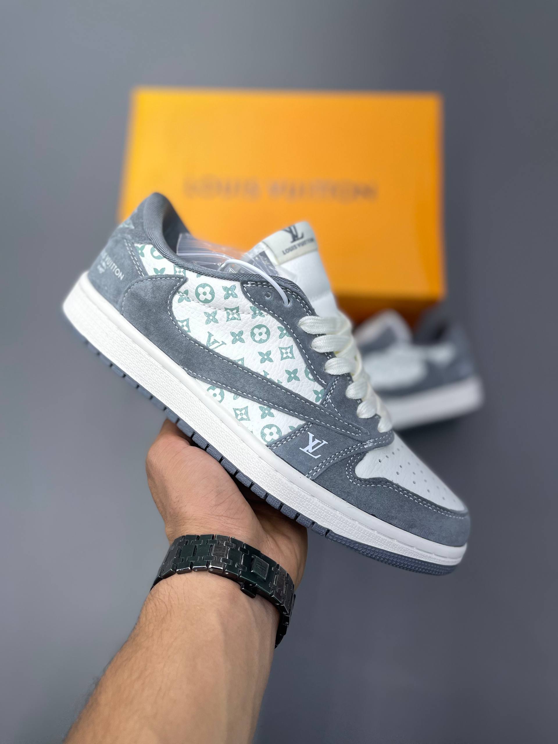 NIKE AIR JORDAN 1 LOW X LOUIS VUITTON GREY NIKE AIR JORDAN 1 LOW X LOUIS VUITTON GREY
