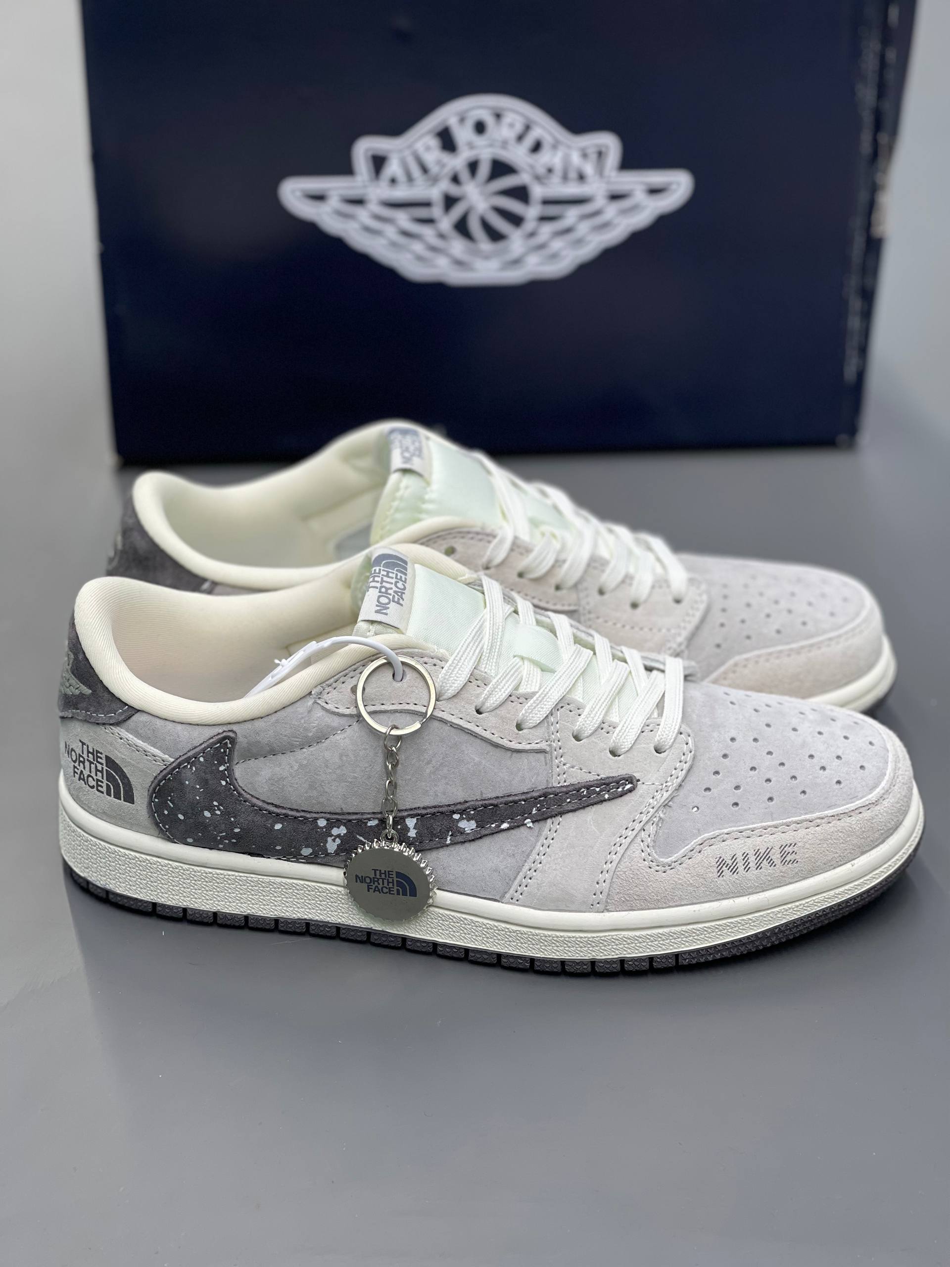 NIKE AIR JORDAN 1 LOW OG SP CUSTOM 'THE NORTH FACE' TRAVIS SCOTT X FRAGMENT EDITION GREY NIKE AIR JORDAN 1 LOW OG SP CUSTOM 'THE NORTH FACE' TRAVIS SCOTT X FRAGMENT EDITION GREY