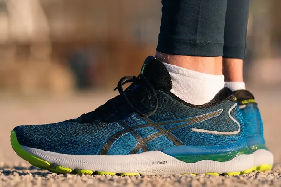 برای افرادی که مدت زمان زیادی ایستاده کار می‌کنند، زیره کفش باید دو ویژگی اصلی داشته باشد.