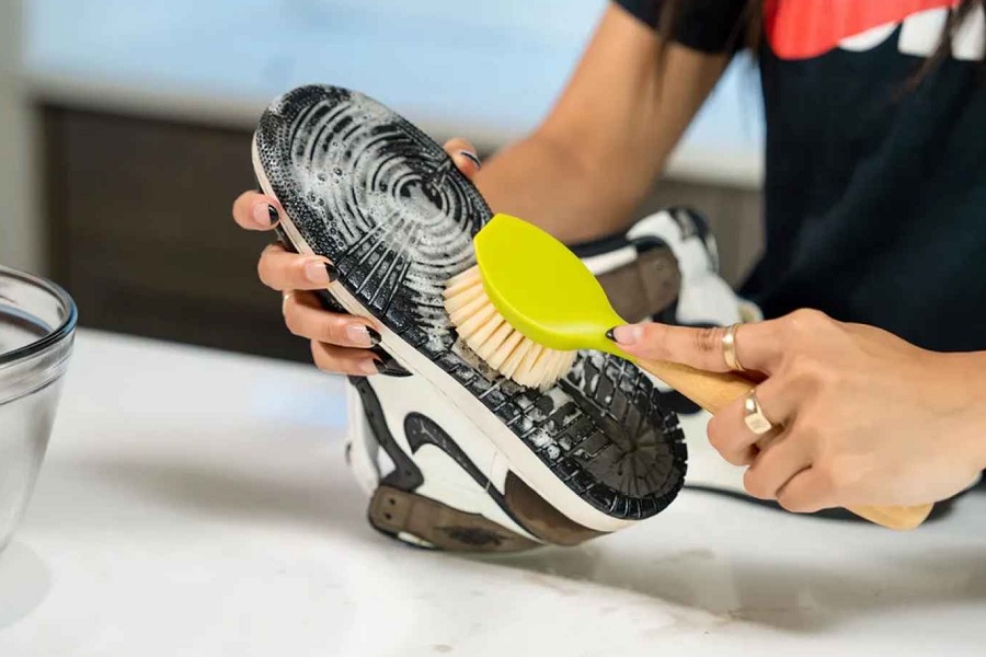 سفارش انواع کتونی با کیفیت‌ بی‌نظیر و قیمت‌های مناسب در راهرو