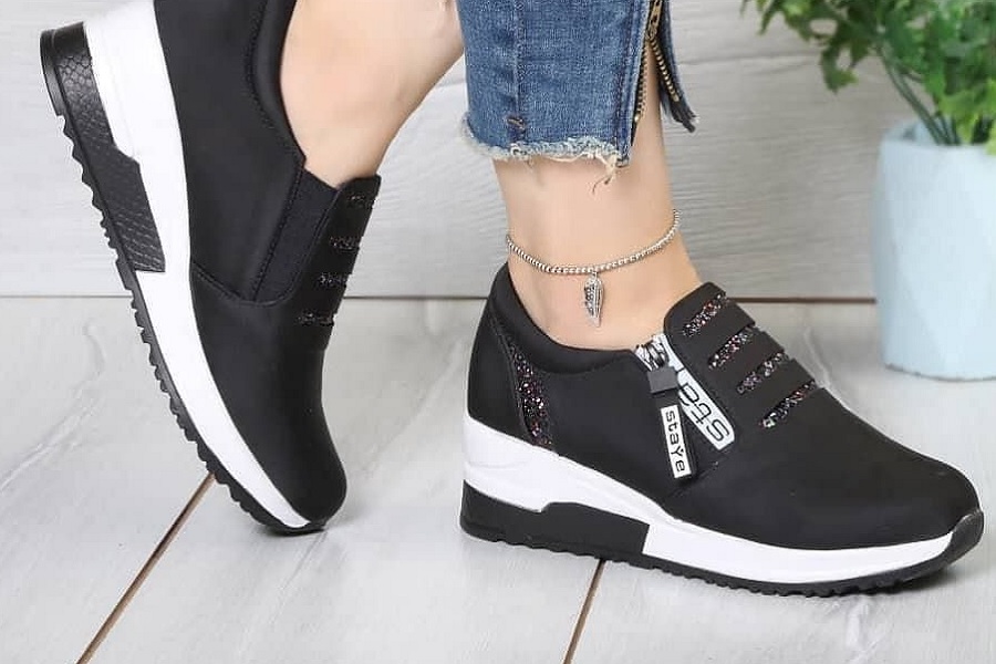 فروشگاه راهرو؛ انتخابی هوشمندانه برای سفارش کفشهای ارگونومیک